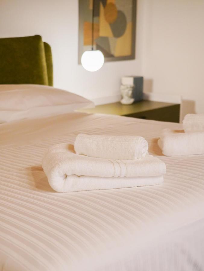 Fepa Place Design Apartments เนเปิลส์ ภายนอก รูปภาพ