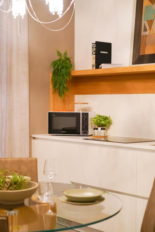 Fepa Place Design Apartments เนเปิลส์ ภายนอก รูปภาพ